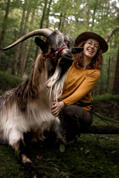 Fokuskurs: Weidemanagement Ziegentraining Ziegenkurs Ziegentrekking Wandern mit Ziegen Bern Mecker Projekt Weiterbildung Entschleunigung 35 400x600